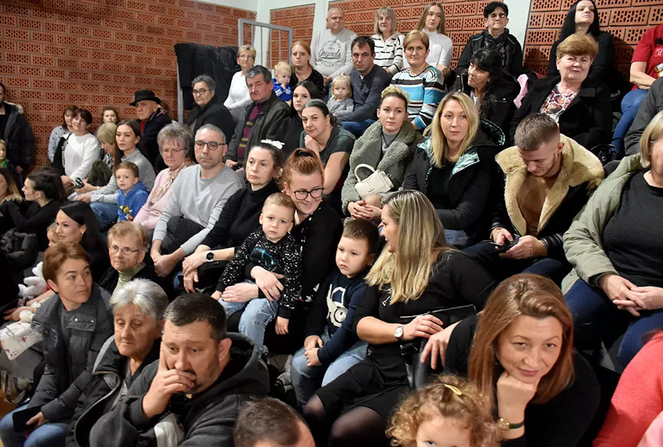 Brestovačka priredba donijela poruke zajedništva, empatije i dobrote