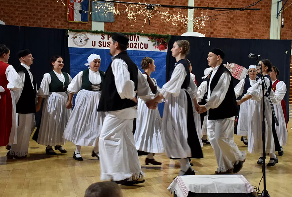 Brestovačka priredba donijela poruke zajedništva, empatije i dobrote