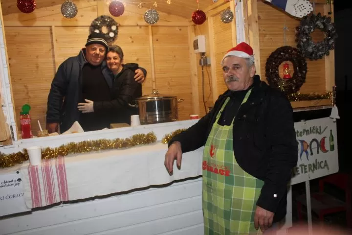 U Bećarskom šoru u znaku osoba „zlatne dobi“, ribiča i Tamburaškog sastava „Podrumski bećari”