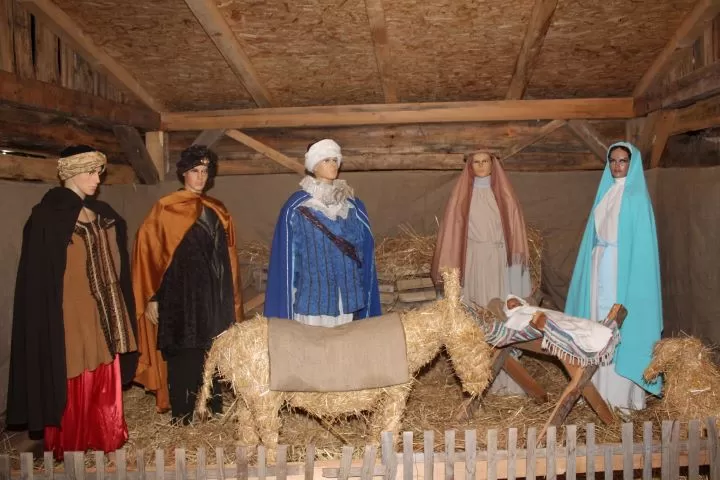 U Bećarskom šoru u znaku osoba „zlatne dobi“, ribiča i Tamburaškog sastava „Podrumski bećari”