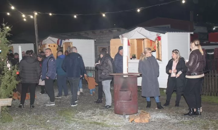 U Bećarskom šoru u znaku osoba „zlatne dobi“, ribiča i Tamburaškog sastava „Podrumski bećari”