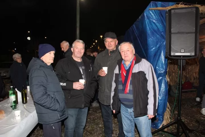 U Bećarskom šoru u znaku osoba „zlatne dobi“, ribiča i Tamburaškog sastava „Podrumski bećari”