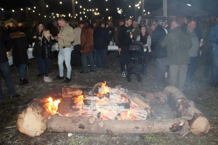 U Bećarskom šoru u znaku osoba „zlatne dobi“, ribiča i Tamburaškog sastava „Podrumski bećari”