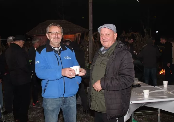 U Bećarskom šoru u znaku osoba „zlatne dobi“, ribiča i Tamburaškog sastava „Podrumski bećari”