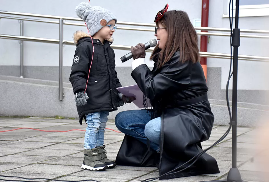 Bogat program i pokloni za najmlađe: Sveti Nikola razveselio mališane u Jakšiću 