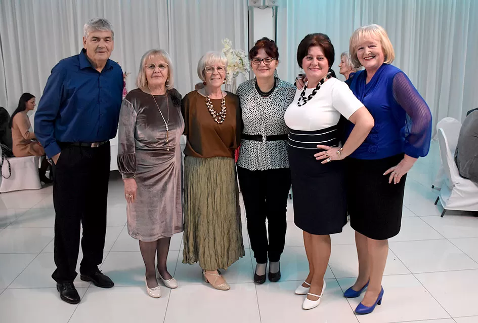 Plesna zabava u Gloriji unijela blagdanski duh u Požegu