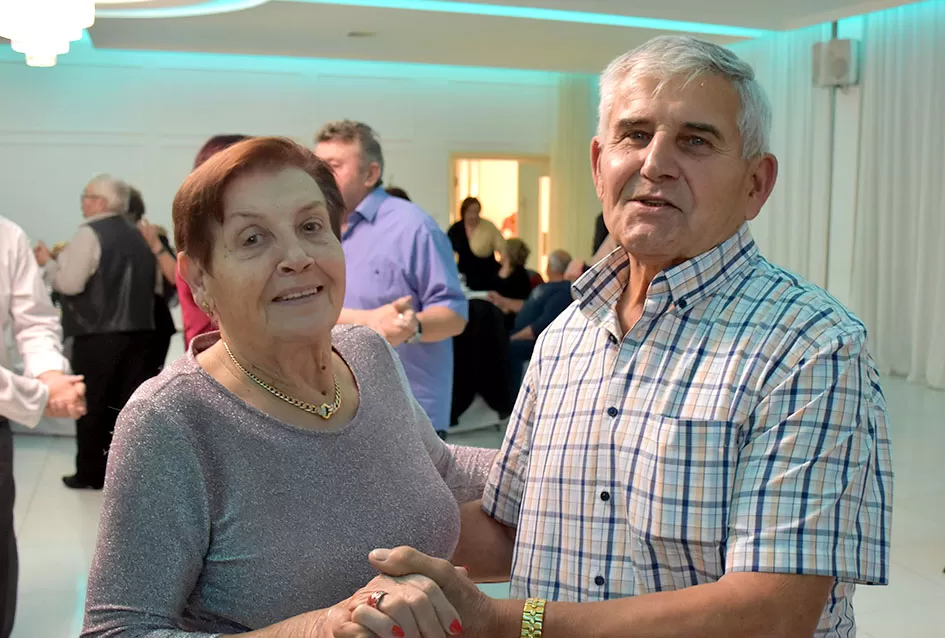 Plesna zabava u Gloriji unijela blagdanski duh u Požegu