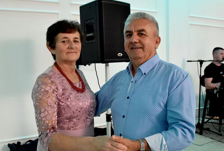 Plesna zabava u Gloriji unijela blagdanski duh u Požegu