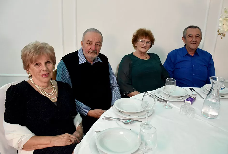 Plesna zabava u Gloriji unijela blagdanski duh u Požegu