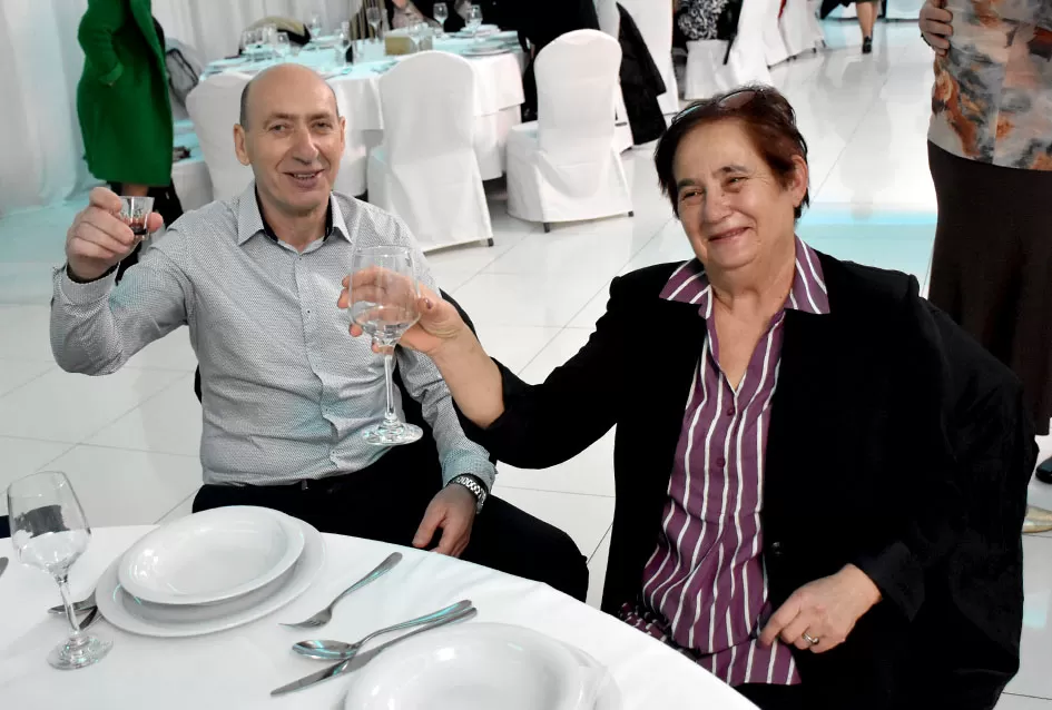 Plesna zabava u Gloriji unijela blagdanski duh u Požegu