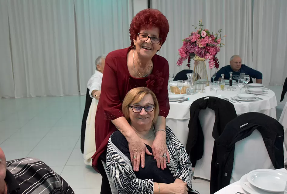 Plesna zabava u Gloriji unijela blagdanski duh u Požegu