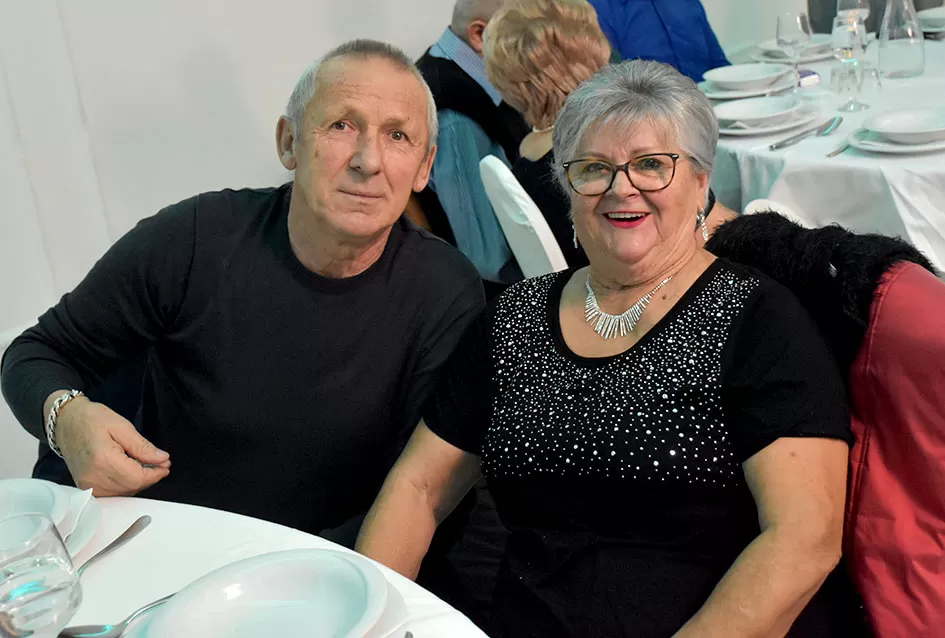 Plesna zabava u Gloriji unijela blagdanski duh u Požegu