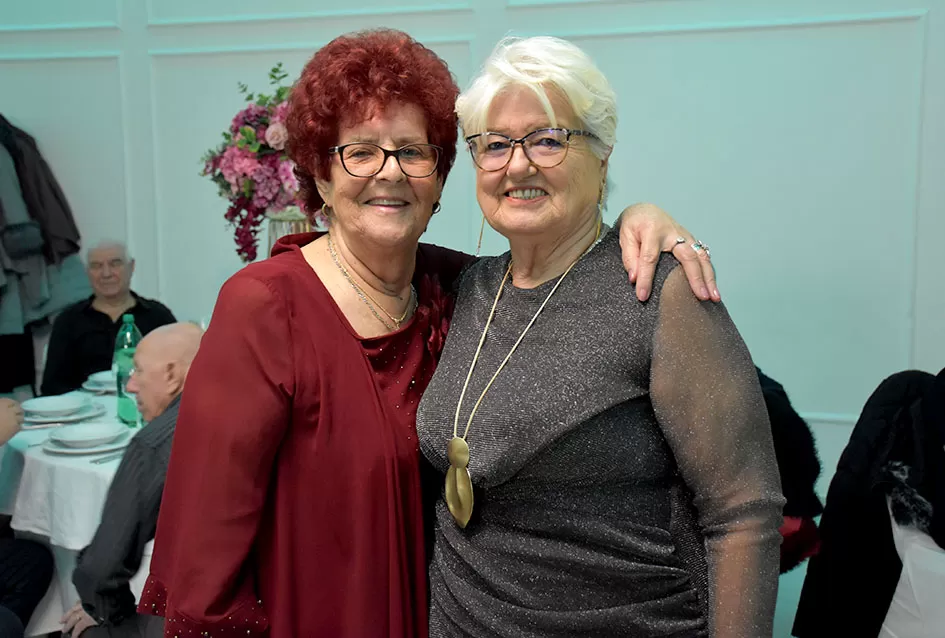 Plesna zabava u Gloriji unijela blagdanski duh u Požegu