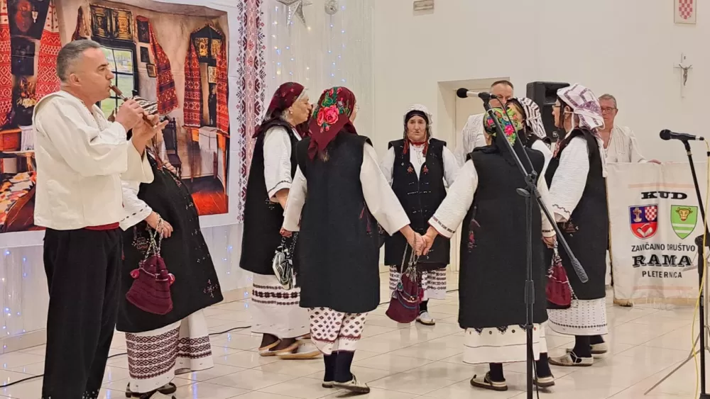 6. SMOTRA PJEVAČKIH ZBOROVA - Glazbena simbioza tradicije Ukrajinaca i Hrvata