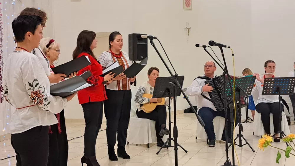 6. SMOTRA PJEVAČKIH ZBOROVA - Glazbena simbioza tradicije Ukrajinaca i Hrvata
