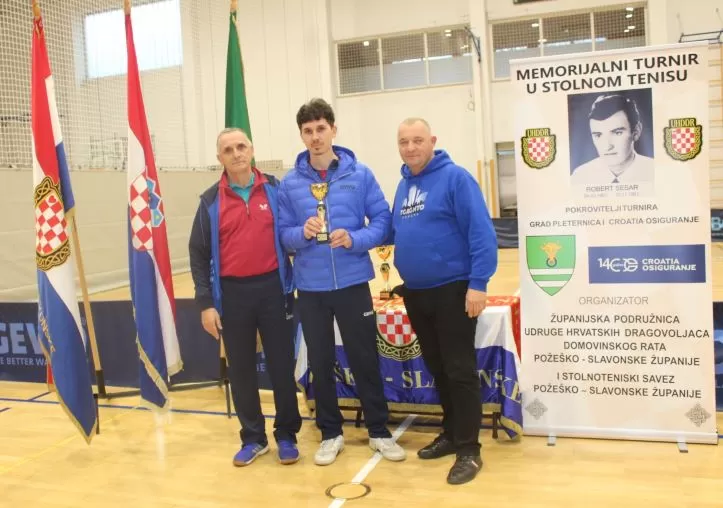 MEMORIJALNI STOLNOTENISKI TURNIR „ROBERT SESAR“: Ovogodišnji pobjednik ekipa „Halo 92“ iz Vinkovaca 