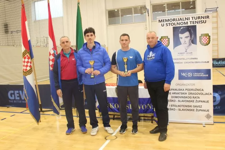 MEMORIJALNI STOLNOTENISKI TURNIR „ROBERT SESAR“: Ovogodišnji pobjednik ekipa „Halo 92“ iz Vinkovaca 