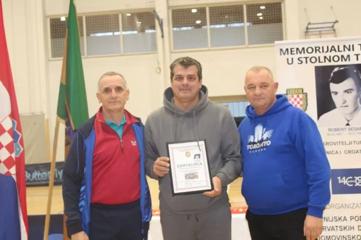 MEMORIJALNI STOLNOTENISKI TURNIR „ROBERT SESAR“: Ovogodišnji pobjednik ekipa „Halo 92“ iz Vinkovaca 