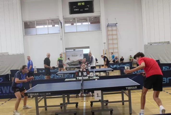 MEMORIJALNI STOLNOTENISKI TURNIR „ROBERT SESAR“: Ovogodišnji pobjednik ekipa „Halo 92“ iz Vinkovaca 