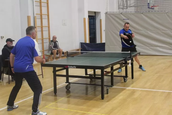 MEMORIJALNI STOLNOTENISKI TURNIR „ROBERT SESAR“: Ovogodišnji pobjednik ekipa „Halo 92“ iz Vinkovaca 