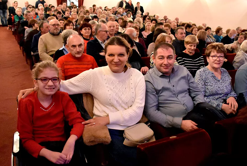 Od Lisinskog do Južne Koreje: ʼVila Velebitaʼ i ʼSinovi Ataraʼ priredili nezaboravnu adventsku večer