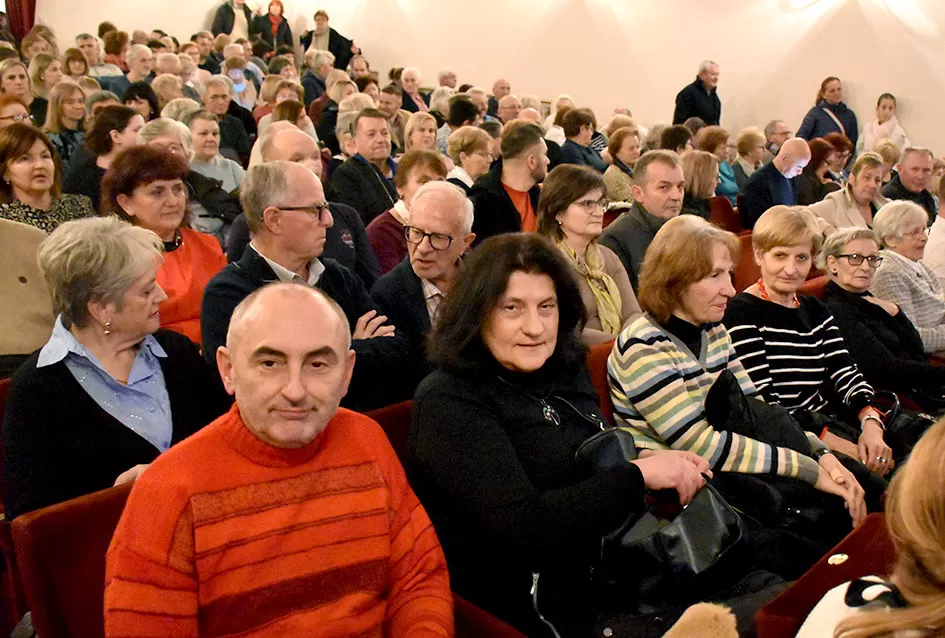 Od Lisinskog do Južne Koreje: ʼVila Velebitaʼ i ʼSinovi Ataraʼ priredili nezaboravnu adventsku večer