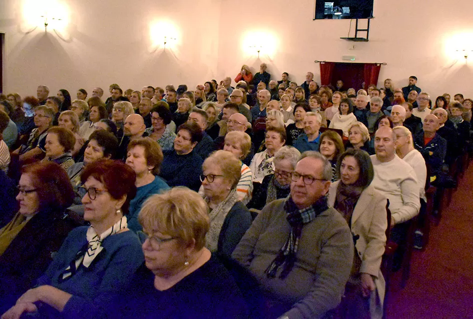 Od Lisinskog do Južne Koreje: ʼVila Velebitaʼ i ʼSinovi Ataraʼ priredili nezaboravnu adventsku večer