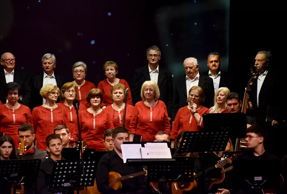 Od Lisinskog do Južne Koreje: ʼVila Velebitaʼ i ʼSinovi Ataraʼ priredili nezaboravnu adventsku večer