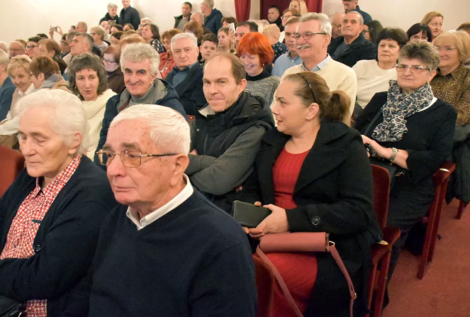 Od Lisinskog do Južne Koreje: ʼVila Velebitaʼ i ʼSinovi Ataraʼ priredili nezaboravnu adventsku večer