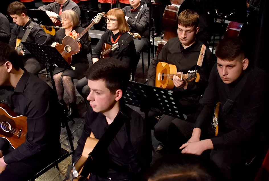 Od Lisinskog do Južne Koreje: ʼVila Velebitaʼ i ʼSinovi Ataraʼ priredili nezaboravnu adventsku večer