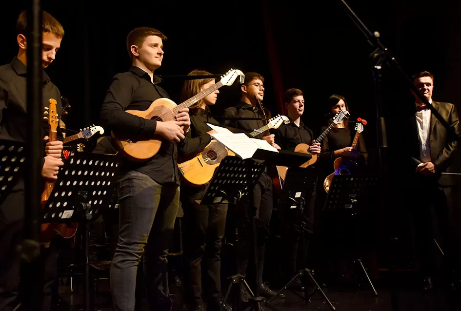 Od Lisinskog do Južne Koreje: ʼVila Velebitaʼ i ʼSinovi Ataraʼ priredili nezaboravnu adventsku večer