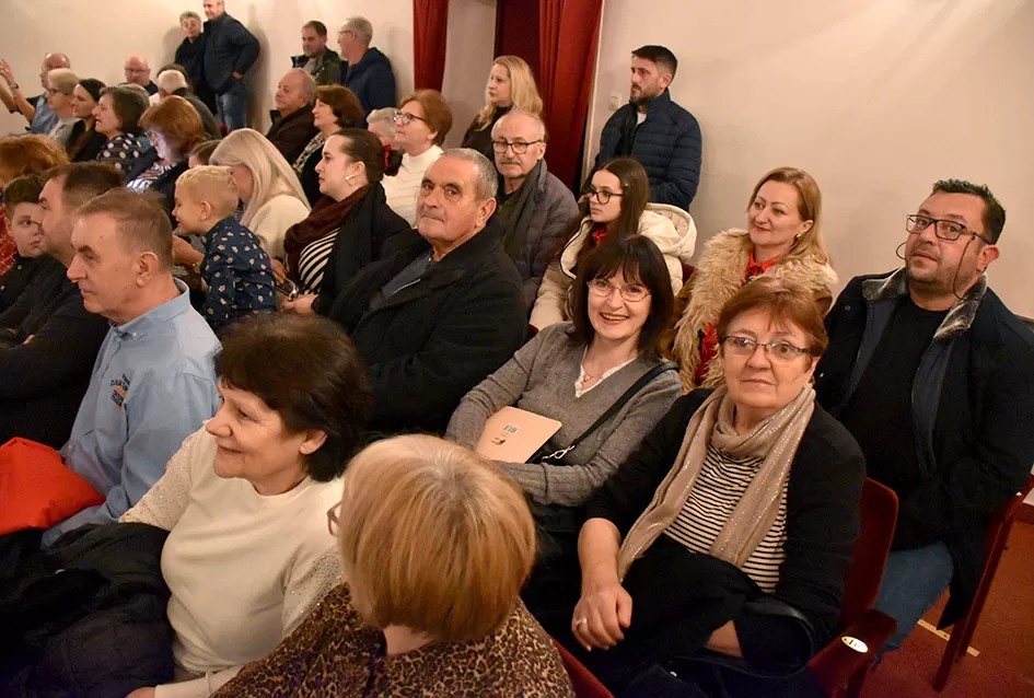 Od Lisinskog do Južne Koreje: ʼVila Velebitaʼ i ʼSinovi Ataraʼ priredili nezaboravnu adventsku večer