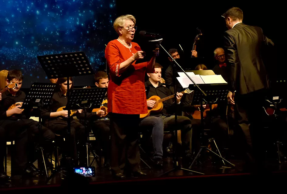 Od Lisinskog do Južne Koreje: ʼVila Velebitaʼ i ʼSinovi Ataraʼ priredili nezaboravnu adventsku večer