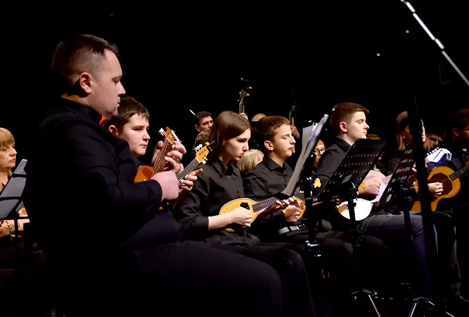 Od Lisinskog do Južne Koreje: ʼVila Velebitaʼ i ʼSinovi Ataraʼ priredili nezaboravnu adventsku večer