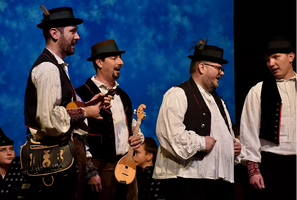 Od Lisinskog do Južne Koreje: ʼVila Velebitaʼ i ʼSinovi Ataraʼ priredili nezaboravnu adventsku večer