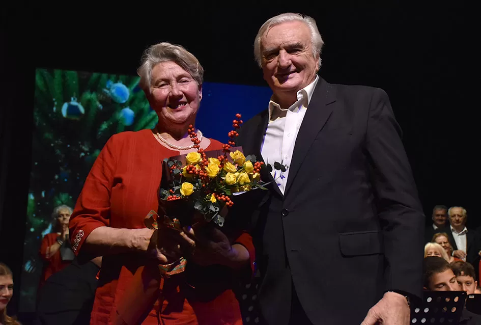 Od Lisinskog do Južne Koreje: ʼVila Velebitaʼ i ʼSinovi Ataraʼ priredili nezaboravnu adventsku večer