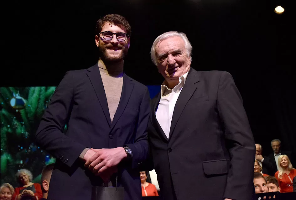 Od Lisinskog do Južne Koreje: ʼVila Velebitaʼ i ʼSinovi Ataraʼ priredili nezaboravnu adventsku večer