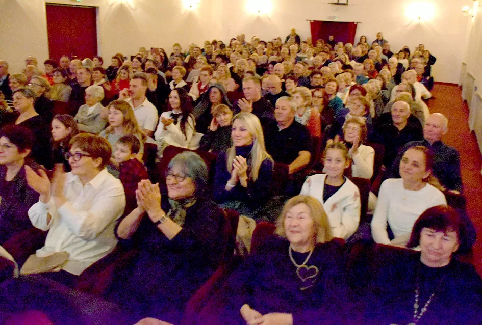 Od Lisinskog do Južne Koreje: ʼVila Velebitaʼ i ʼSinovi Ataraʼ priredili nezaboravnu adventsku večer