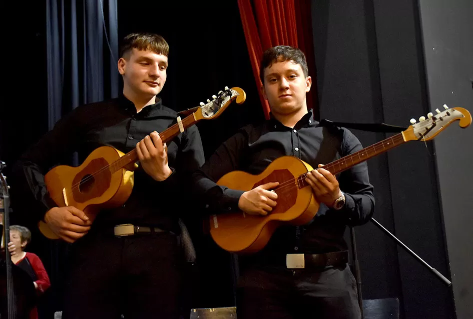 Od Lisinskog do Južne Koreje: ʼVila Velebitaʼ i ʼSinovi Ataraʼ priredili nezaboravnu adventsku večer