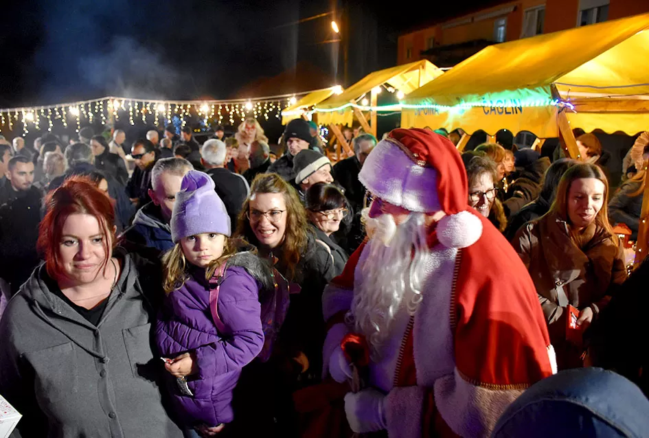 Advent u Ljeskovici: Zajedništvo, pjesma i darovi unijeli blagdansku radost u Dom za odrasle osobe