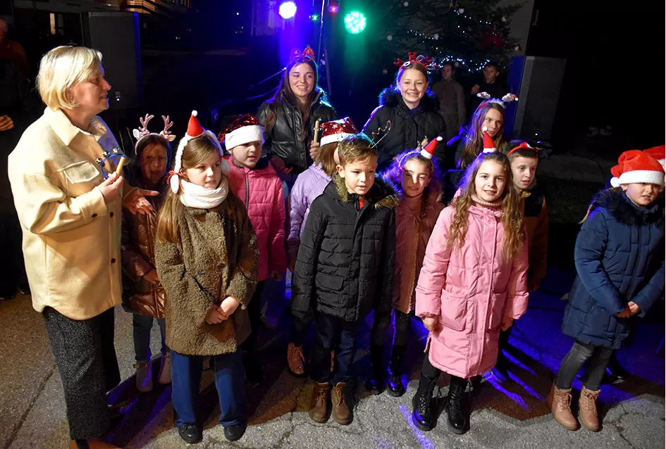 Advent u Ljeskovici: Zajedništvo, pjesma i darovi unijeli blagdansku radost u Dom za odrasle osobe