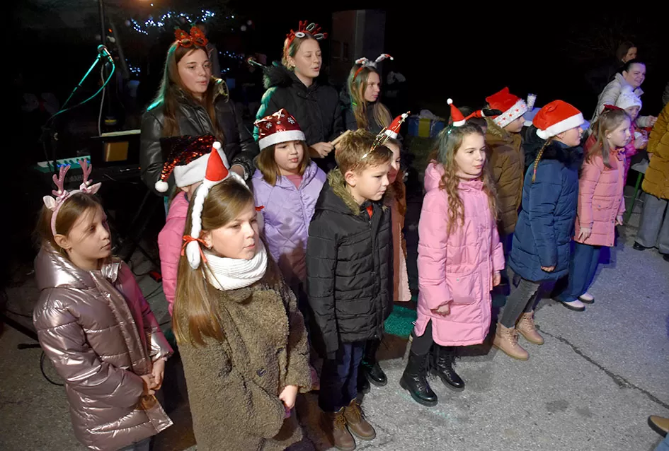 Advent u Ljeskovici: Zajedništvo, pjesma i darovi unijeli blagdansku radost u Dom za odrasle osobe