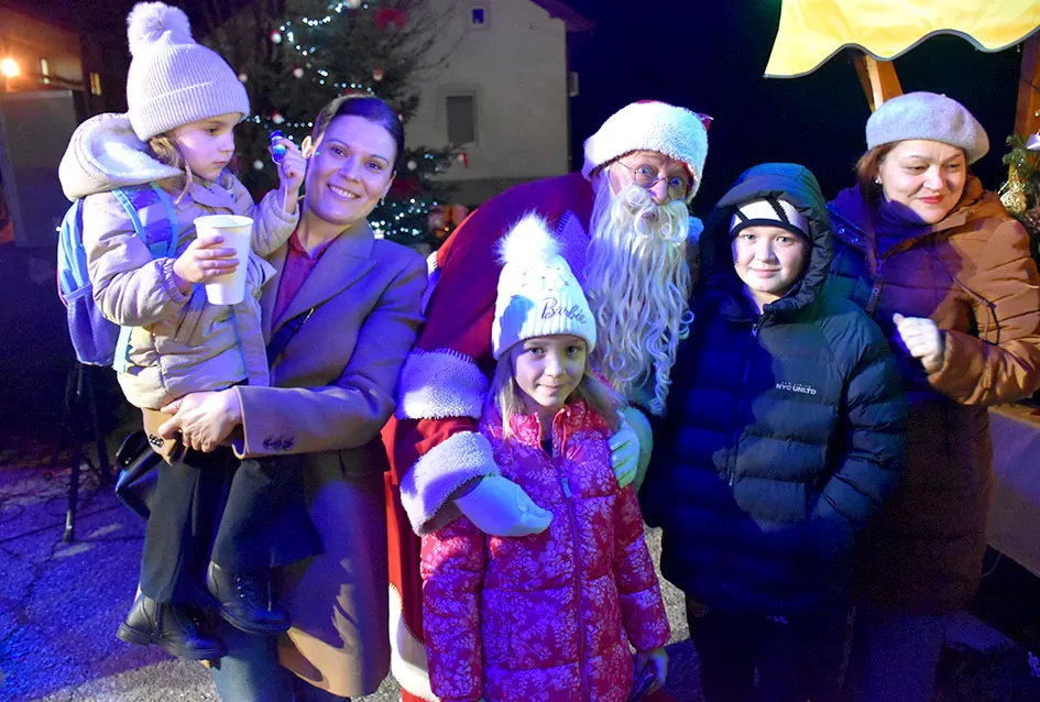 Advent u Ljeskovici: Zajedništvo, pjesma i darovi unijeli blagdansku radost u Dom za odrasle osobe