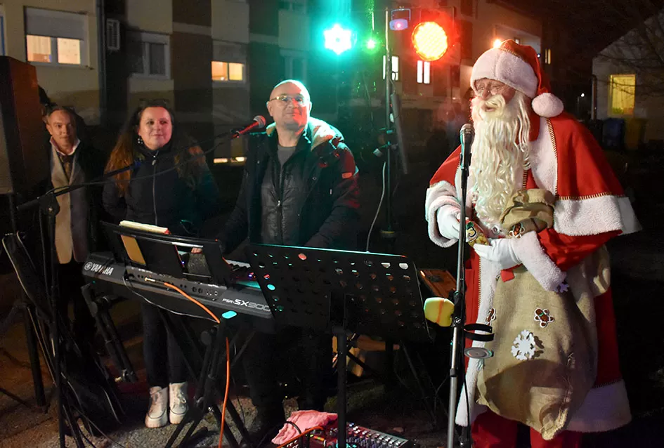 Advent u Ljeskovici: Zajedništvo, pjesma i darovi unijeli blagdansku radost u Dom za odrasle osobe
