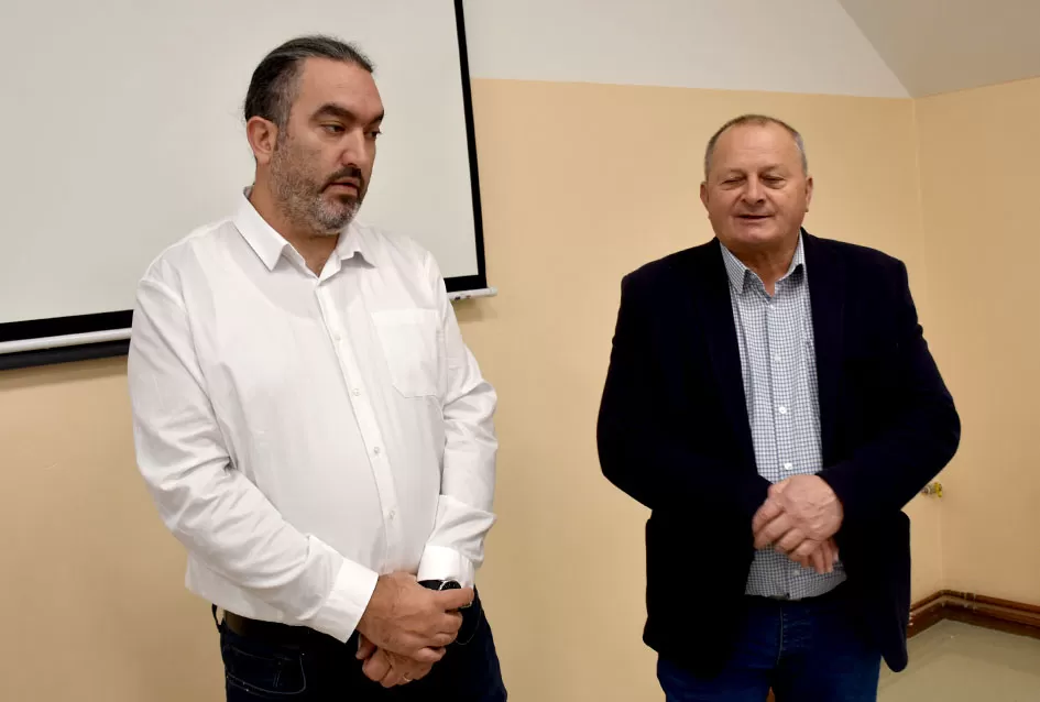 Općina Jakšić nastavila s podrškom obiteljima: Načelnik Kovačević i predsjednik Obradović uručili naknade za 28 novorođenih