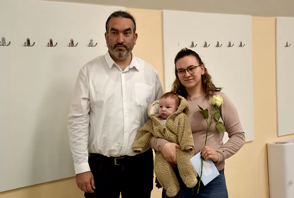 Općina Jakšić nastavila s podrškom obiteljima: Načelnik Kovačević i predsjednik Obradović uručili naknade za 28 novorođenih