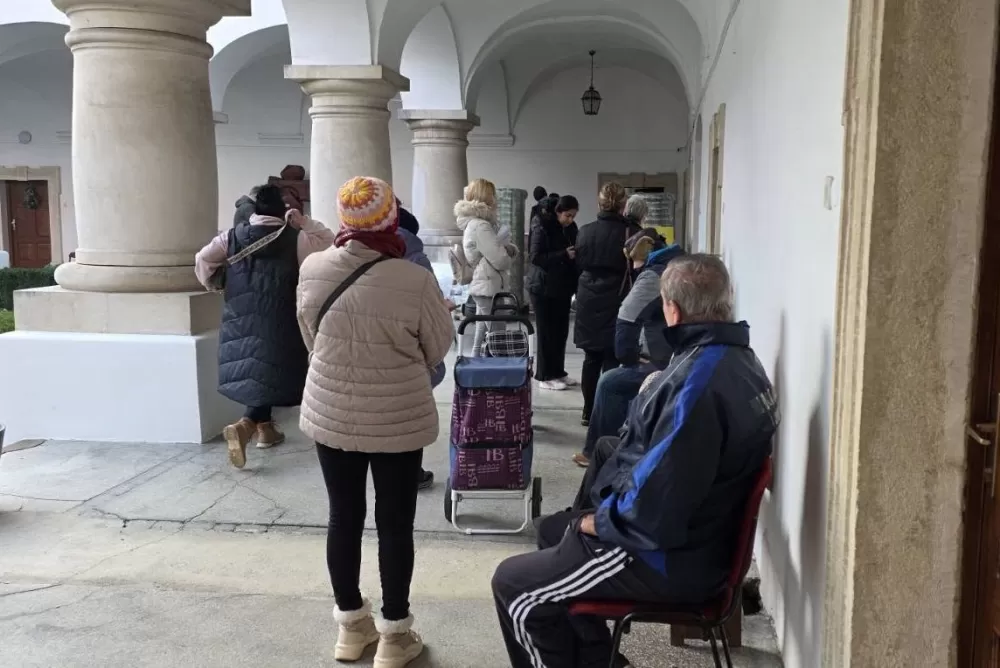 Brodskom Socijalnom dućanu uručena vrijedna donacija članova HDZ-a s ʼKolonijeʼ