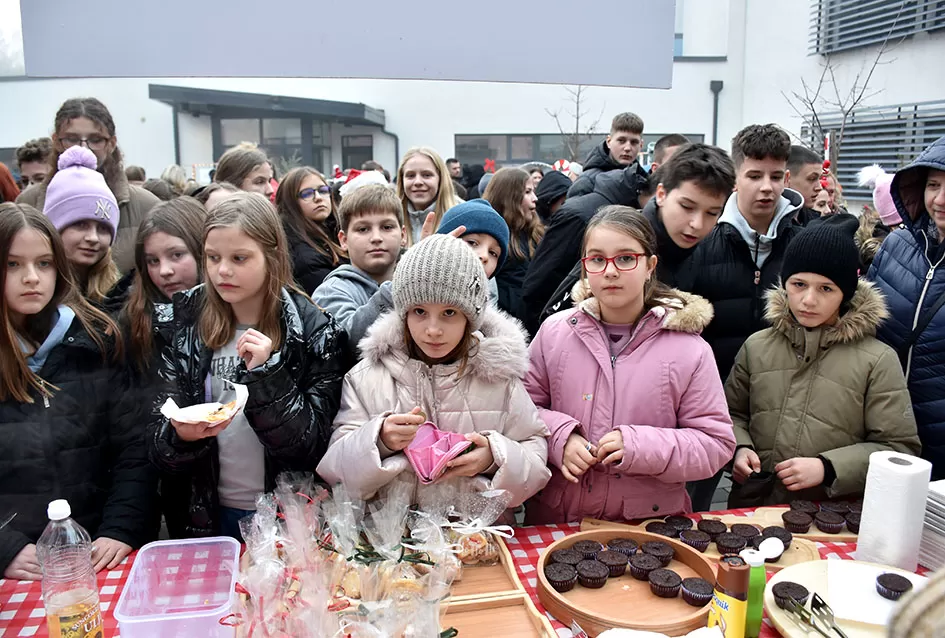 Požega.eu | Zadrugari OŠ ʼDobriša Cesarićʼ: Od otpada do blagdanske čarolije