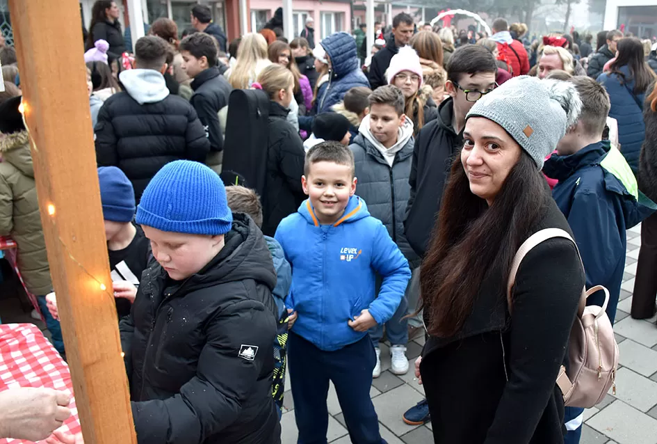 Zadrugari OŠ ʼDobriša Cesarićʼ: Od otpada do blagdanske čarolije