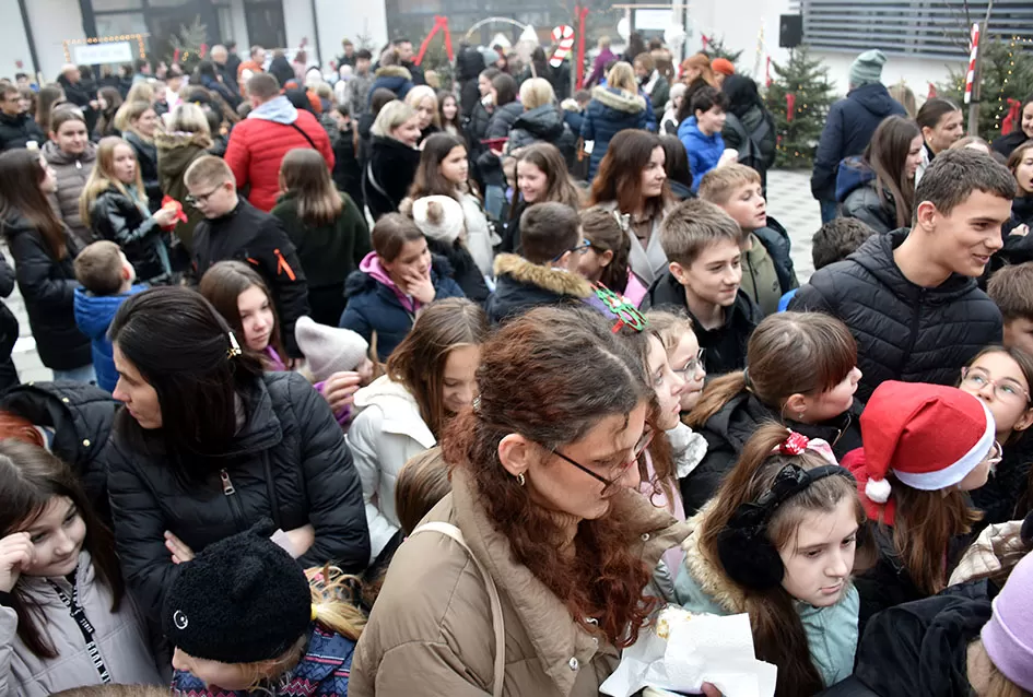 Zadrugari OŠ ʼDobriša Cesarićʼ: Od otpada do blagdanske čarolije